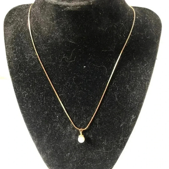 Vtg Goldtone Chain with Single Pearl Pendant - Picture 2 of 7